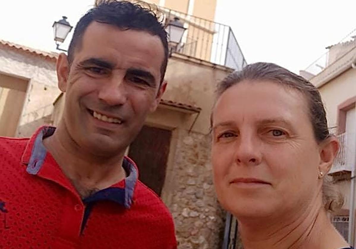 Rosa María Martínez, junto al candidato de Ciudadanos en Mula Francisco Javier Martínez Valiente.