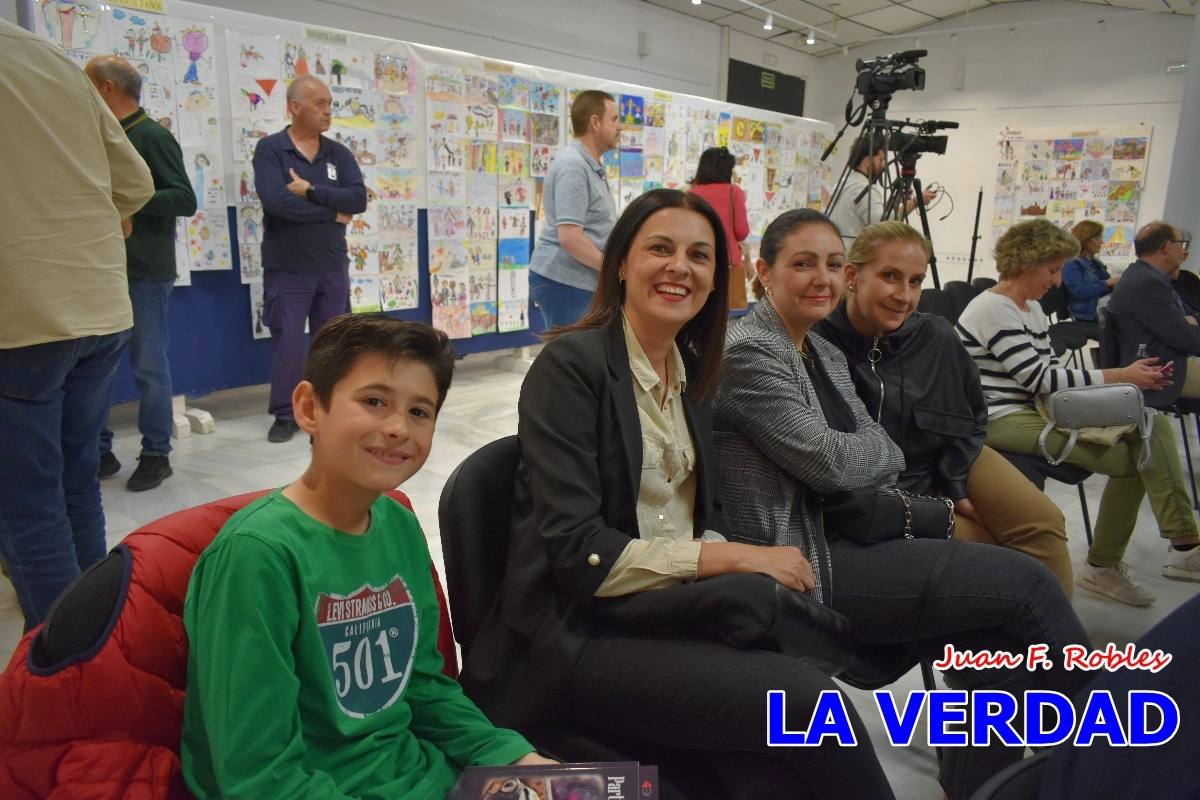 El poemario «Partituras del corazón» llena de emociones la Casa de Cultura de Caravaca