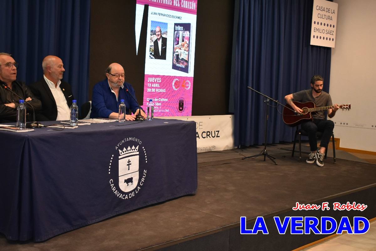 El poemario «Partituras del corazón» llena de emociones la Casa de Cultura de Caravaca