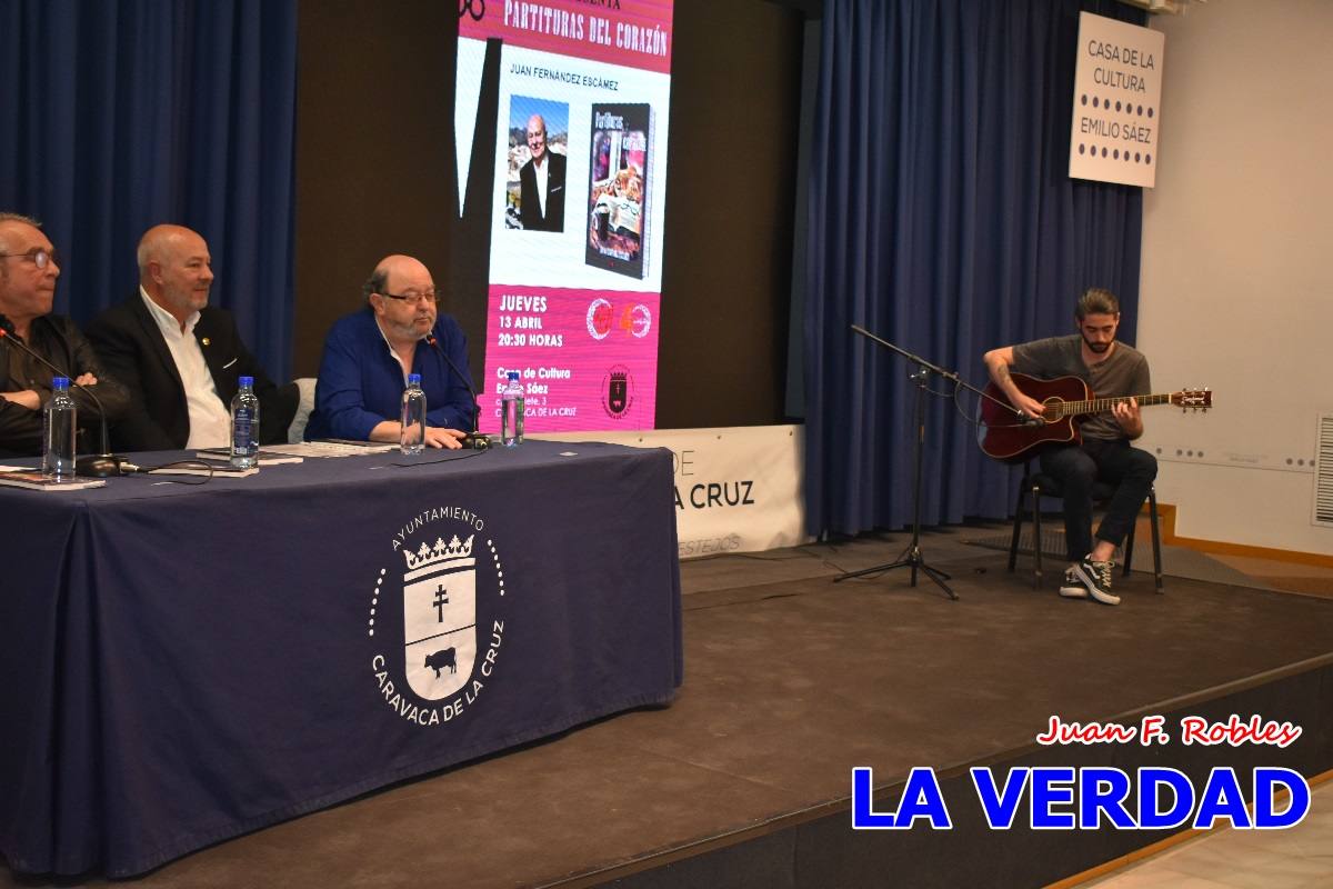 El poemario «Partituras del corazón» llena de emociones la Casa de Cultura de Caravaca