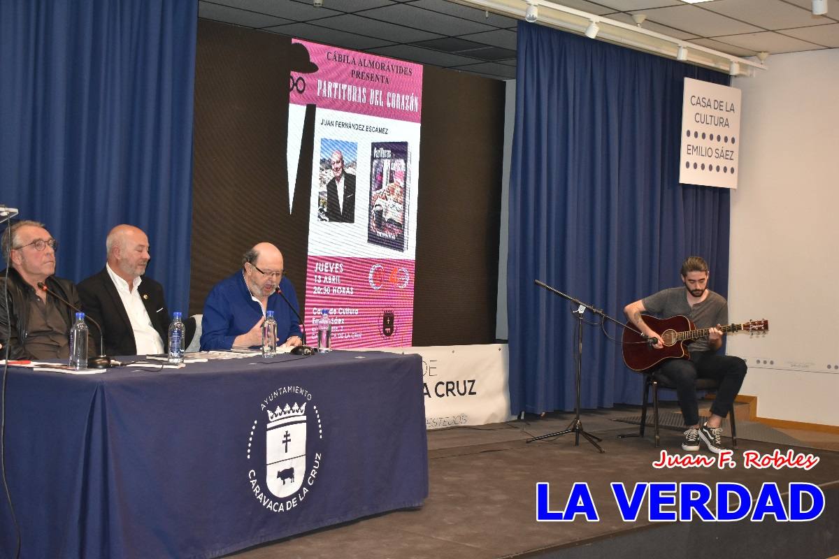 El poemario «Partituras del corazón» llena de emociones la Casa de Cultura de Caravaca