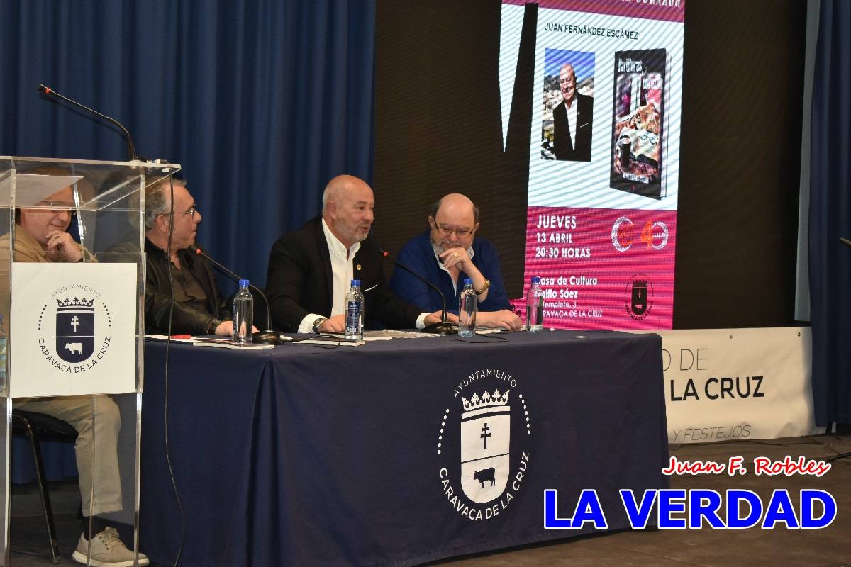 El poemario «Partituras del corazón» llena de emociones la Casa de Cultura de Caravaca