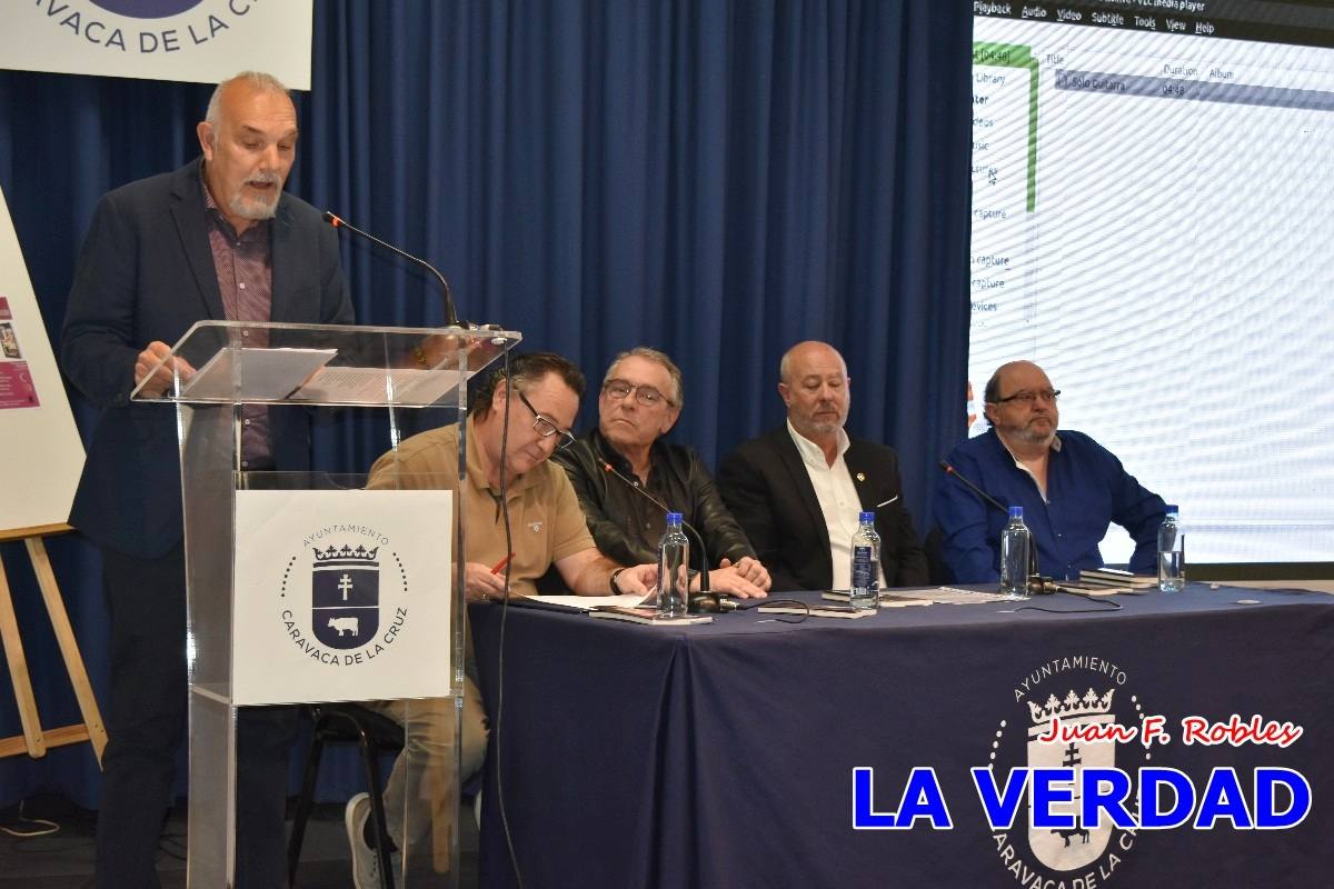 El poemario «Partituras del corazón» llena de emociones la Casa de Cultura de Caravaca