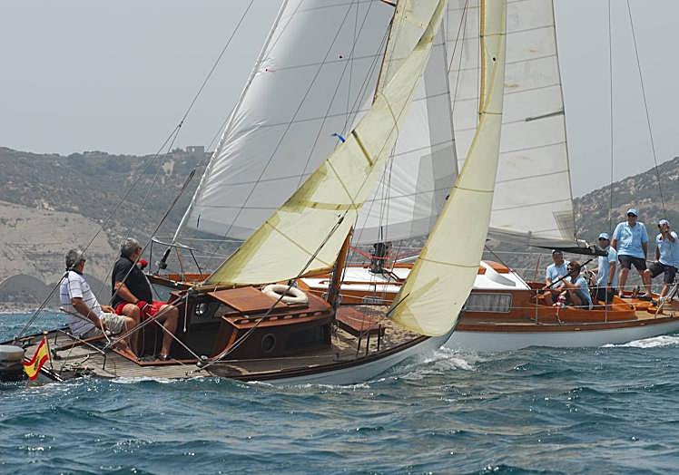 'Tindaro' y 'Air IV' En el puerto de Cartagena, en la edición de 2021 de Cartagena Vela Clásica.