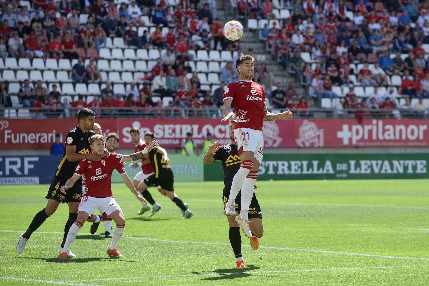 El partido del Real Murcia frente al Atlético Baleares, en imágenes