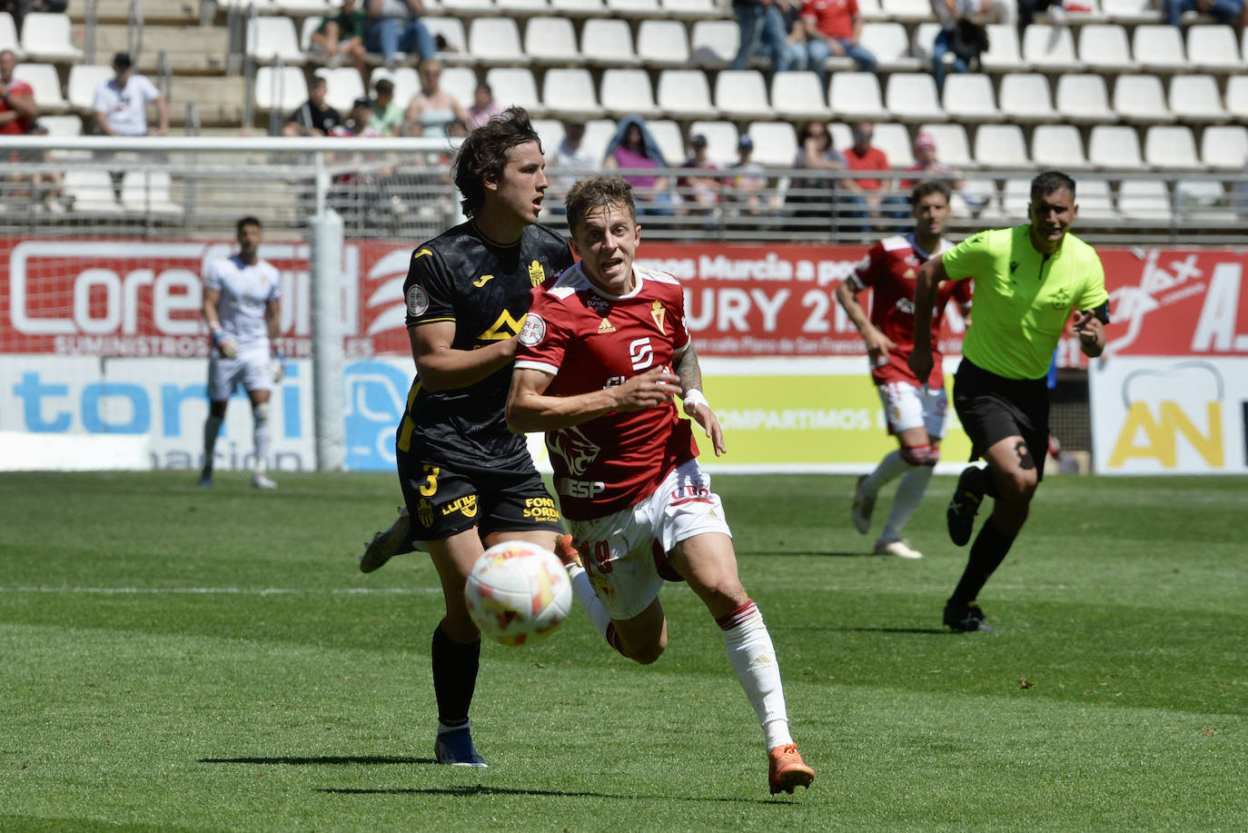 El partido del Real Murcia frente al Atlético Baleares, en imágenes