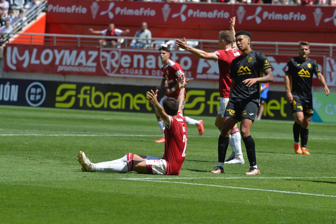 El partido del Real Murcia frente al Atlético Baleares, en imágenes