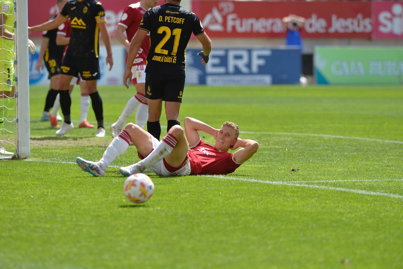 El partido del Real Murcia frente al Atlético Baleares, en imágenes