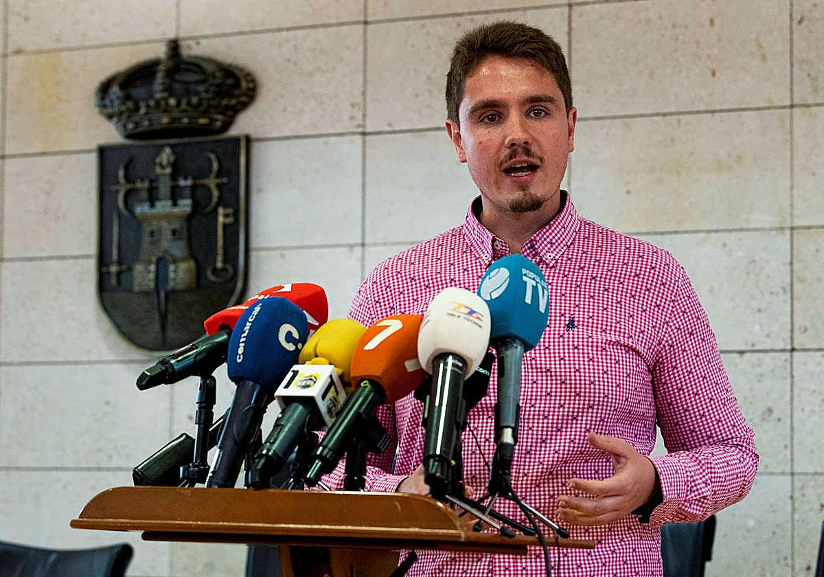 El alcalde de Totana, este martes, en rueda de prensa.