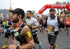 Los corredores, al comienzo de la prueba este sábado.