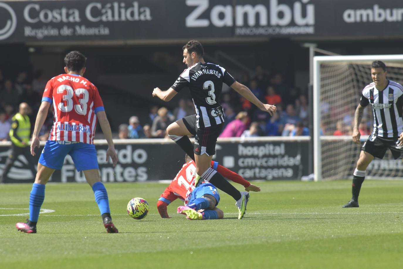 La victoria del Cartagena frente al Sporting, en imágenes