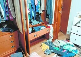 El escenario que suelen dejar los asaltantes a su paso en las casas es el de habitaciones totalmente revueltas.