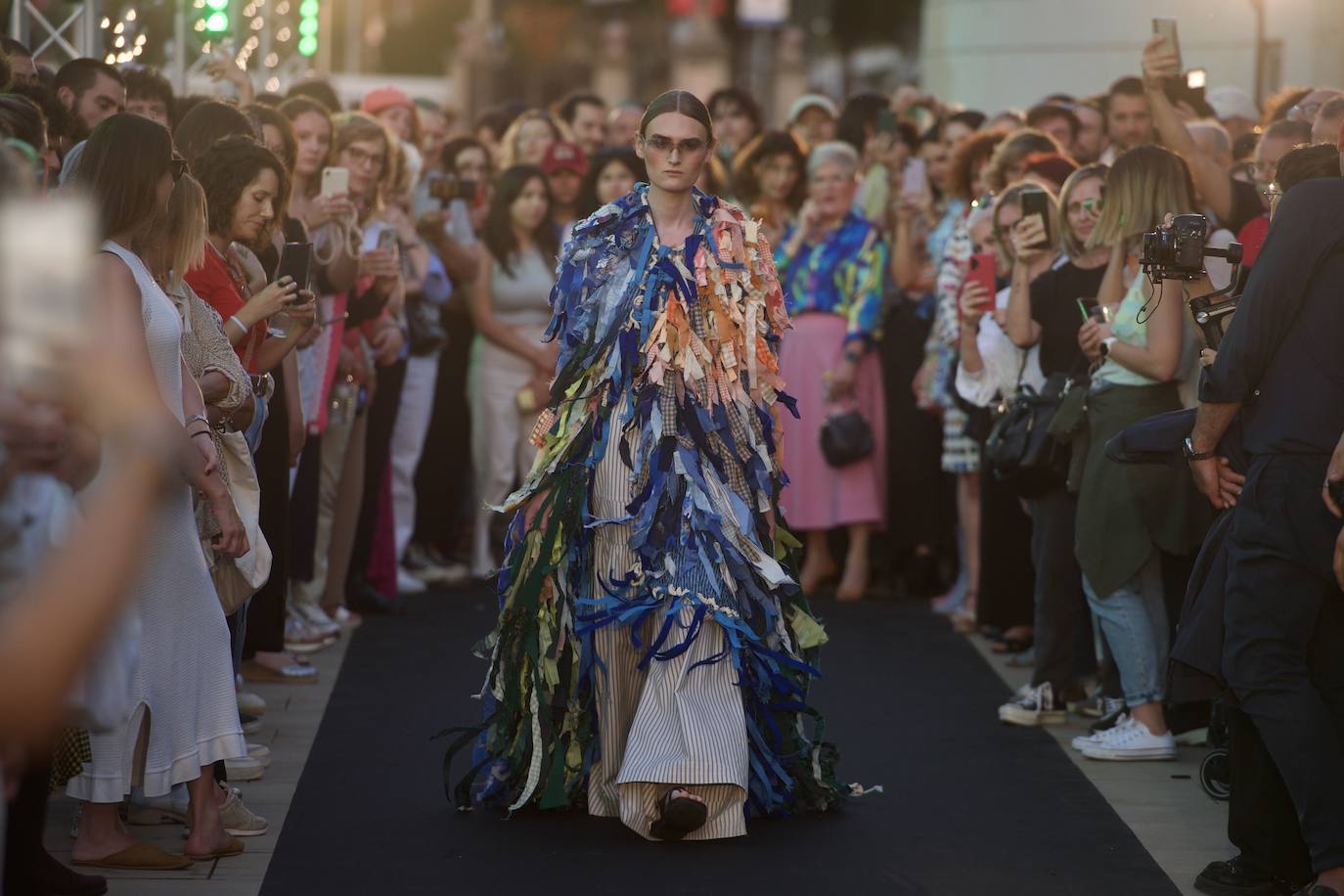 El desfile de África Hernández en Los Molinos del Río, en imágenes