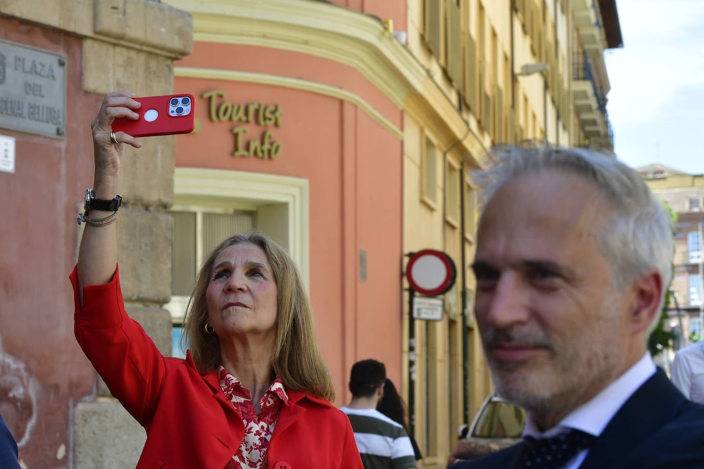 La visita de la Infanta Elena a Murcia, en imágenes