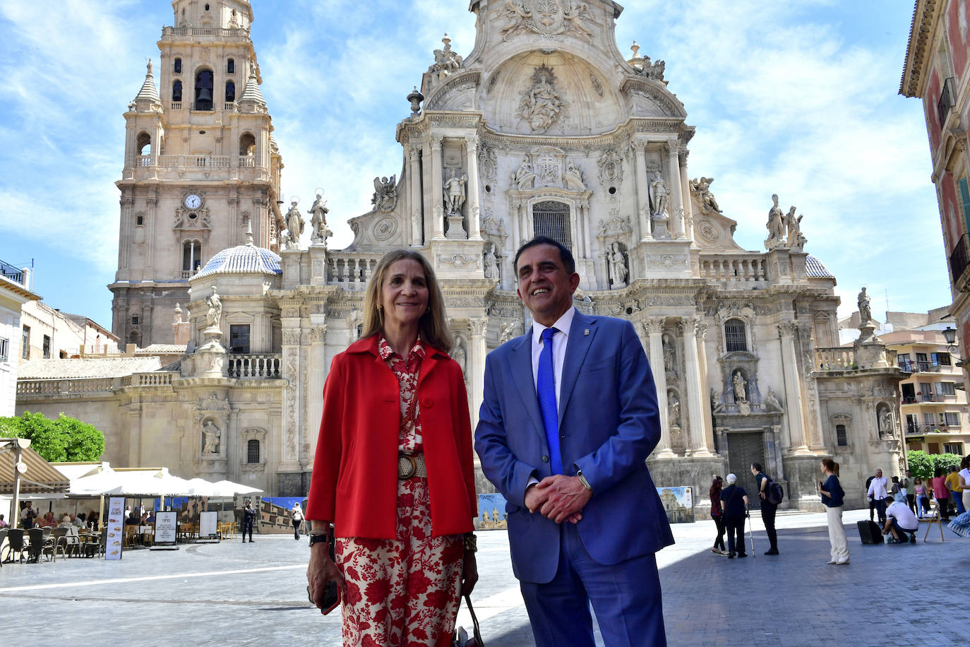 La visita de la Infanta Elena a Murcia, en imágenes