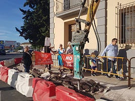 Protesta de vecinos de Espinardo contra el plan de movilidad, el pasado lunes, día del inicio de las obras.