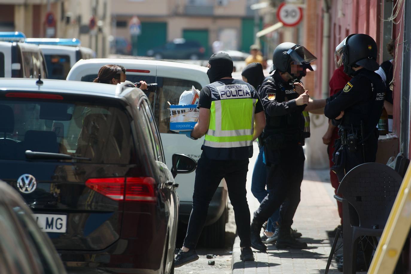 Redada policial en Espinardo, en imágenes