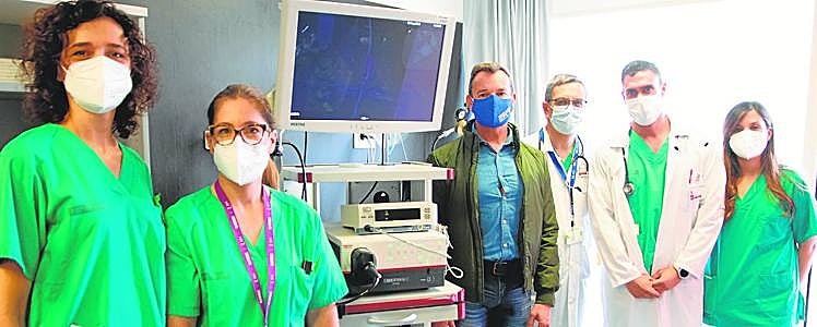 Investigadores del proyecto encabezado por Francisco Javier Bayo junto a profesionales de Neumología implicados.