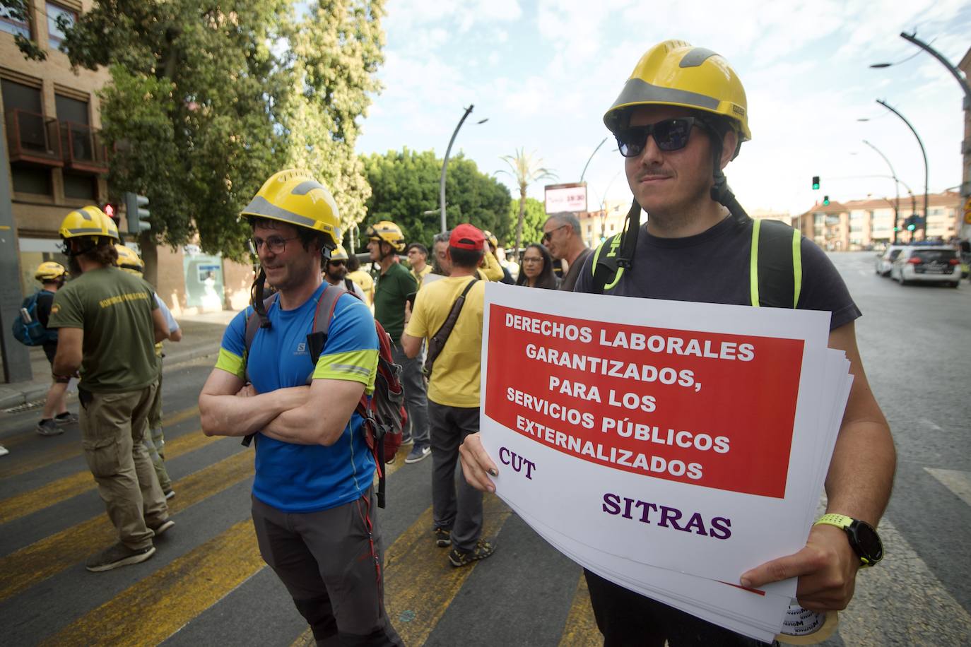 Protesta de bomberos y ambulancias en Murcia