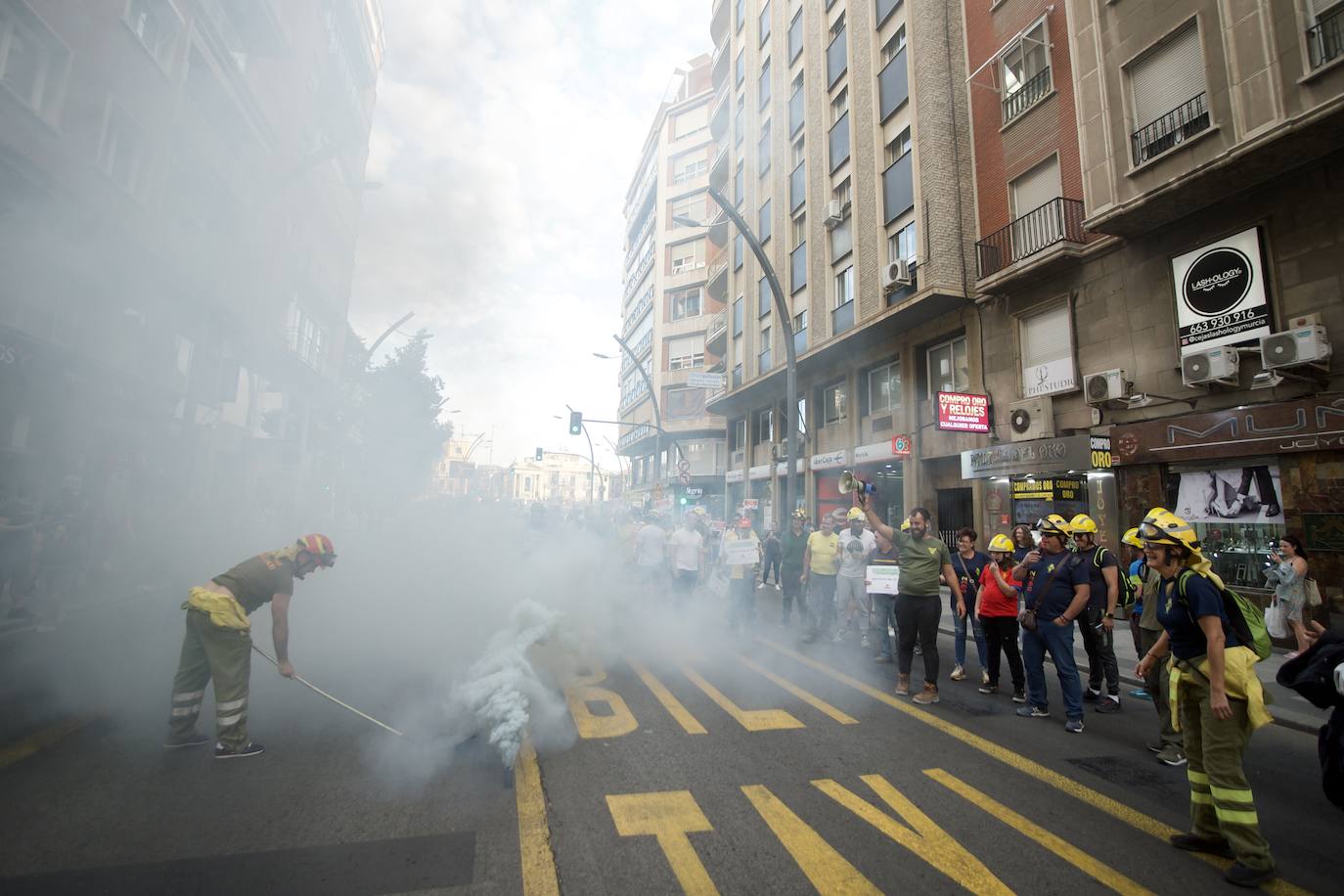 Protesta de bomberos y ambulancias en Murcia