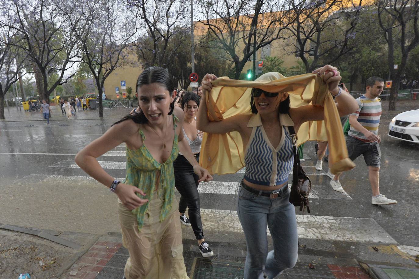 Desalojan el festival Warm Up por una tromba de agua