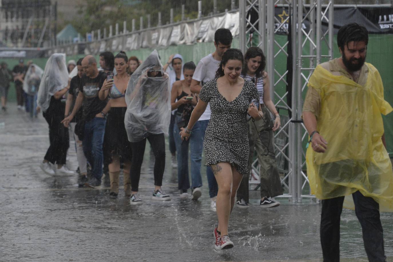 Desalojan el festival Warm Up por una tromba de agua