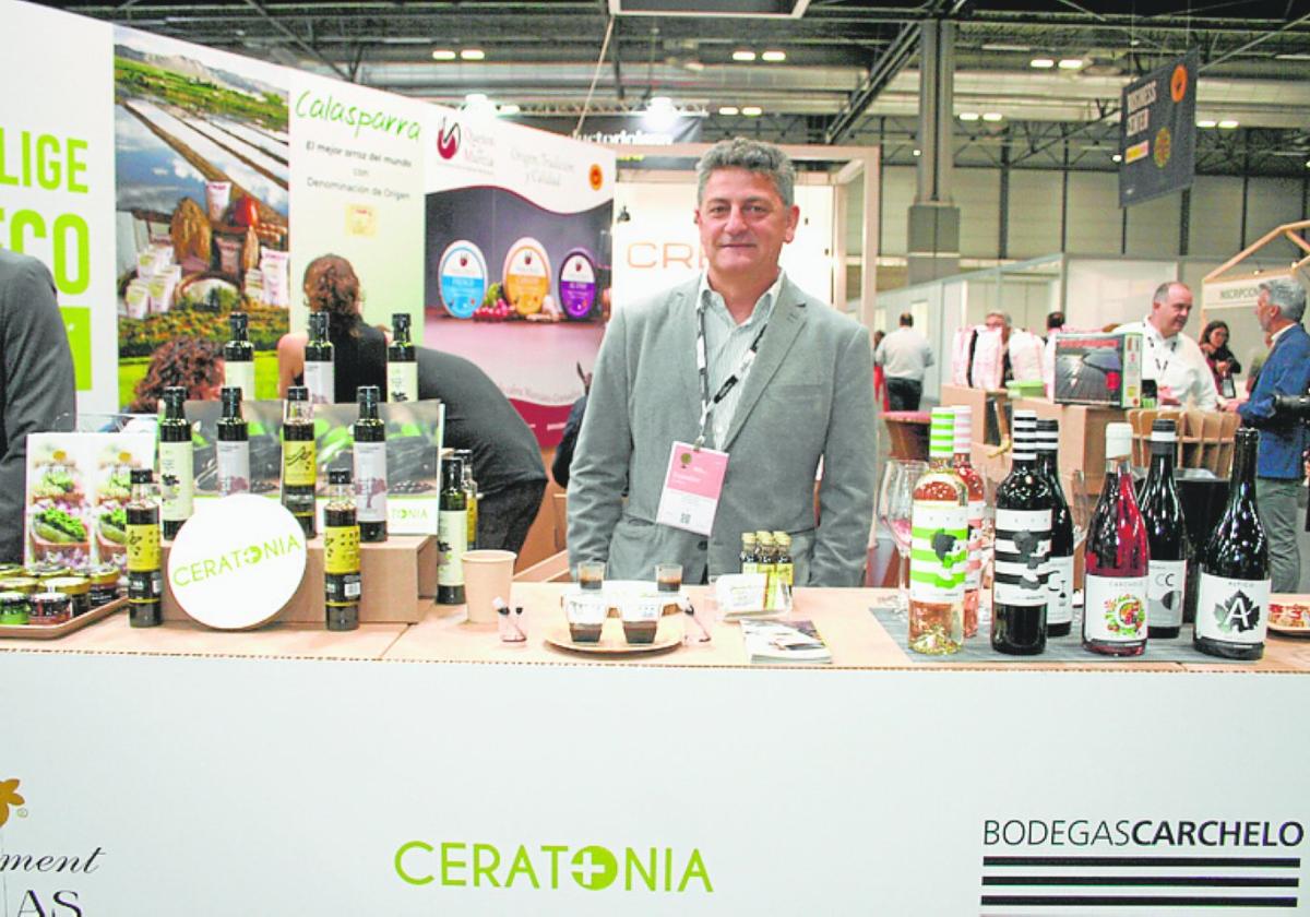 José María Martínez, en el estand de Ceratonia.