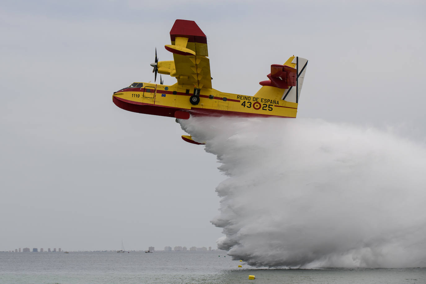 La exhibición de hidroaviones en Los Alcázares, en imágenes