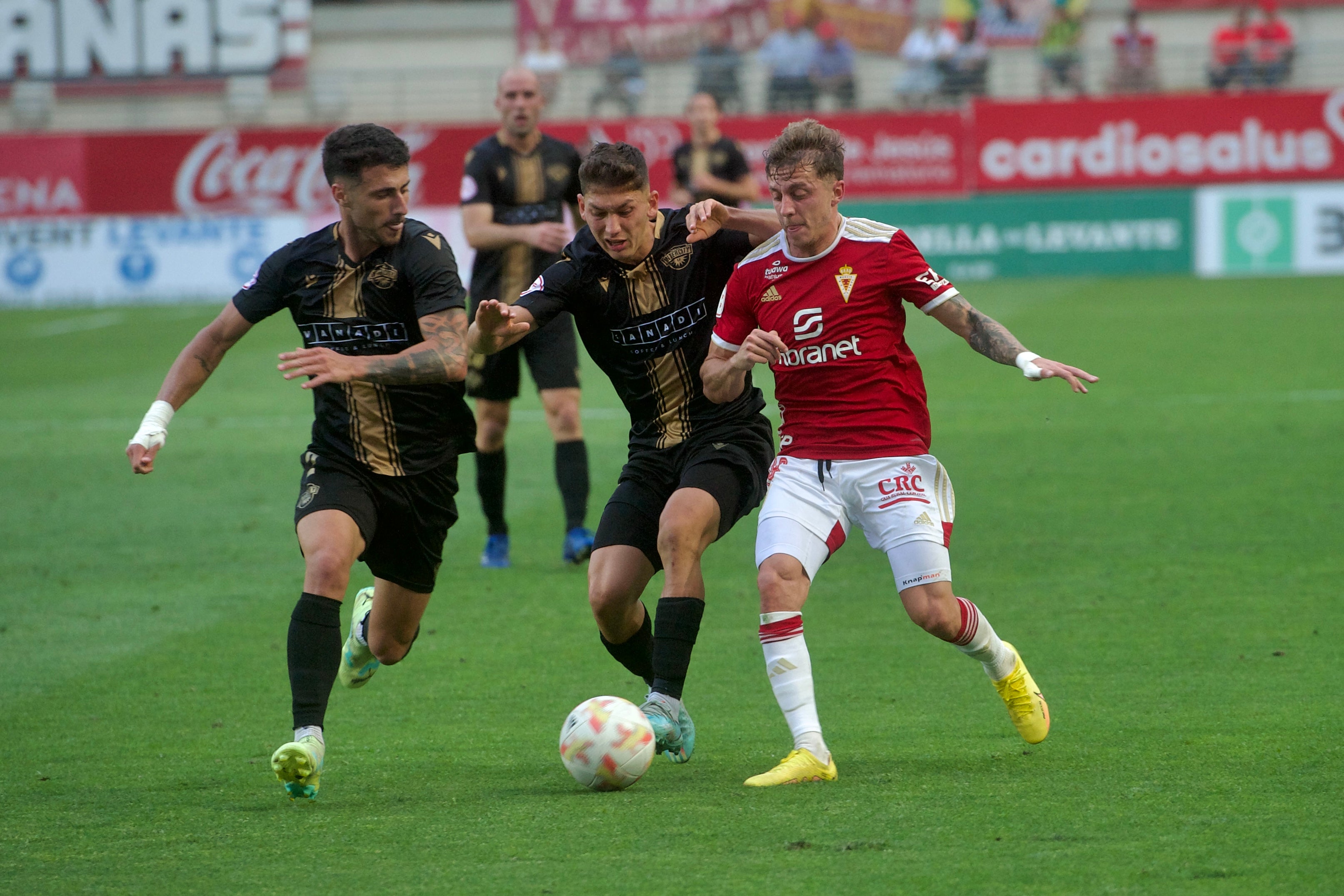 La derrota del Real Murcia frente al Intercity, en imágenes