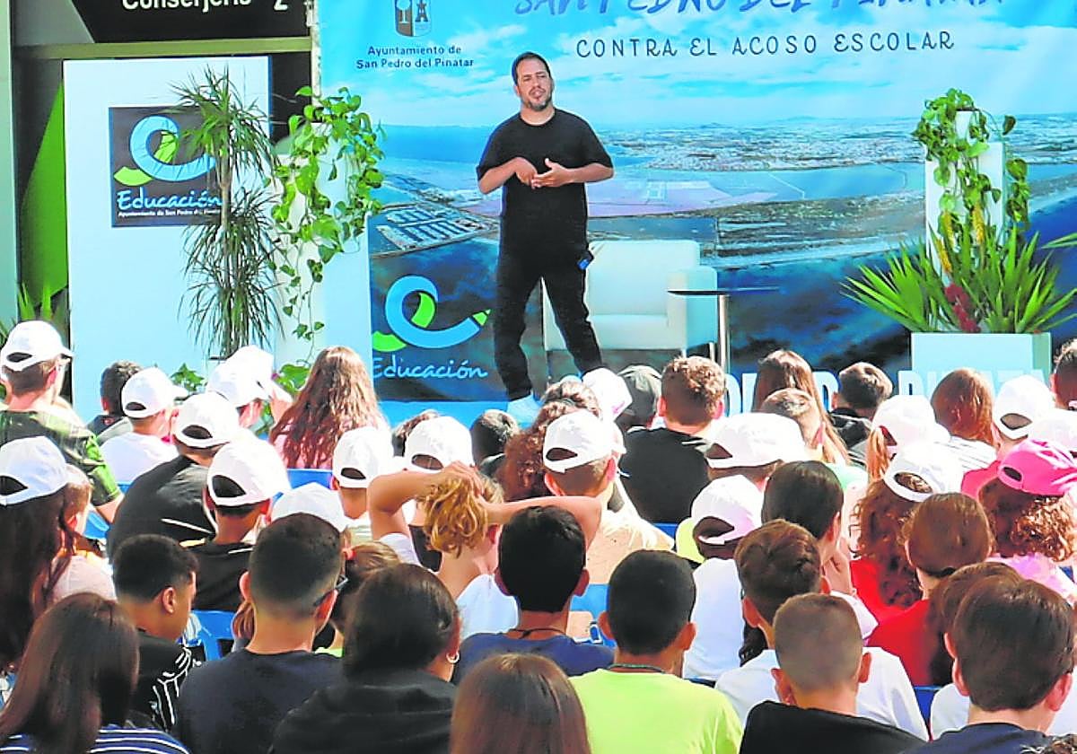 Charla de El Langui en San Pedro