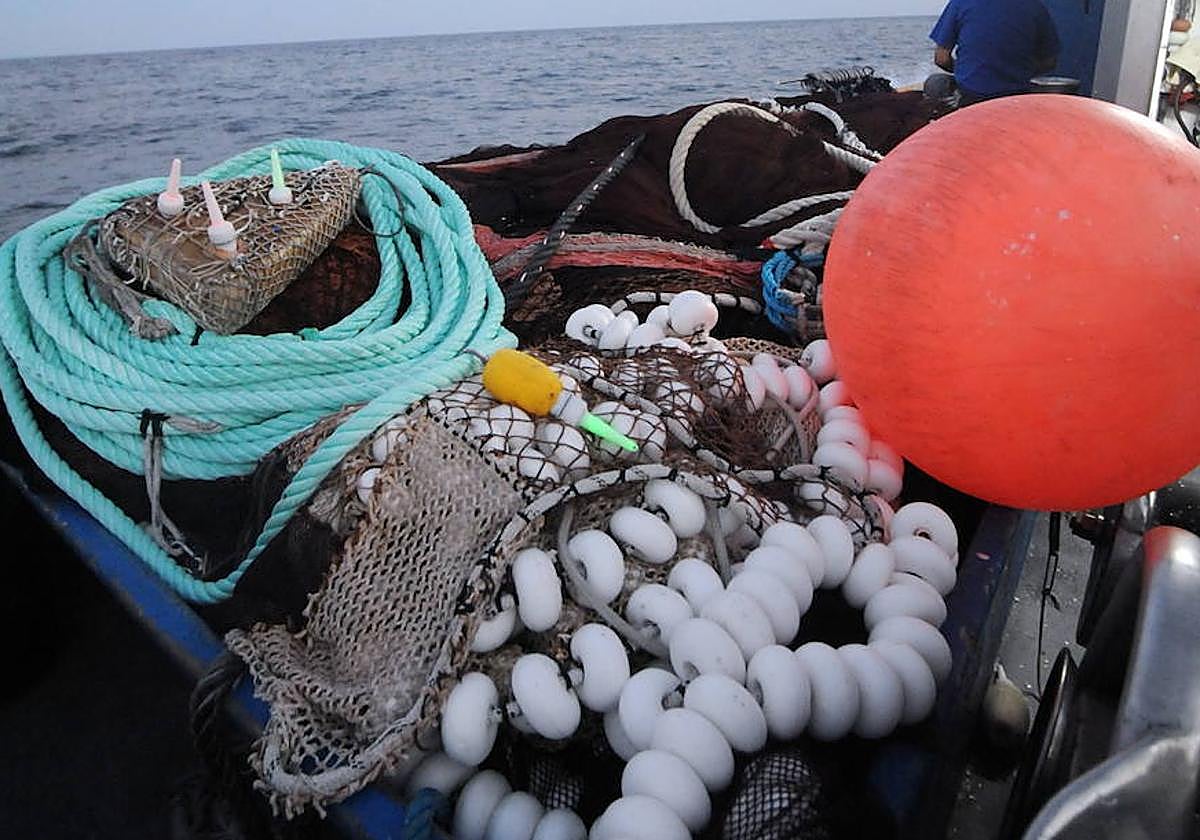 Imagen de archivo de las redes de un barco de Mazarrón.