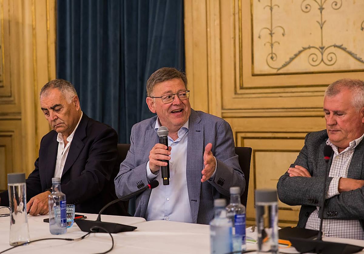 El president de la Generalitat, Ximo Puig, durante su intervención en el Casino de Orihuela