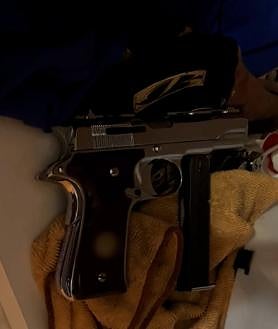 Imagen secundaria 2 - Detenidos y efectos incautados por la Guardia Civil.