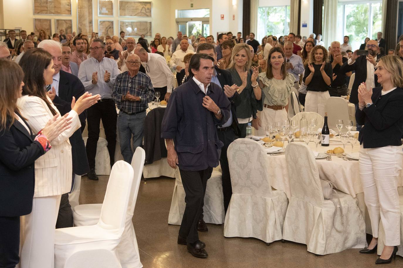 Encuentro de Aznar con agricultores y militantes en Torre Pacheco, en imágenes