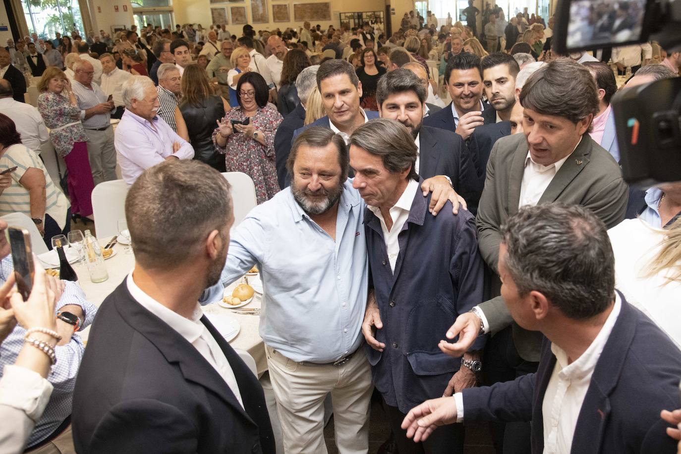 Encuentro de Aznar con agricultores y militantes en Torre Pacheco, en imágenes