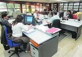 Empleados del departamento de contabilidad de una empresa.