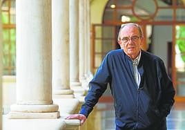 Felipe Gómez-Pallete, el jueves, en el claustro del campus de La Merced de la Universidad de Murcia.