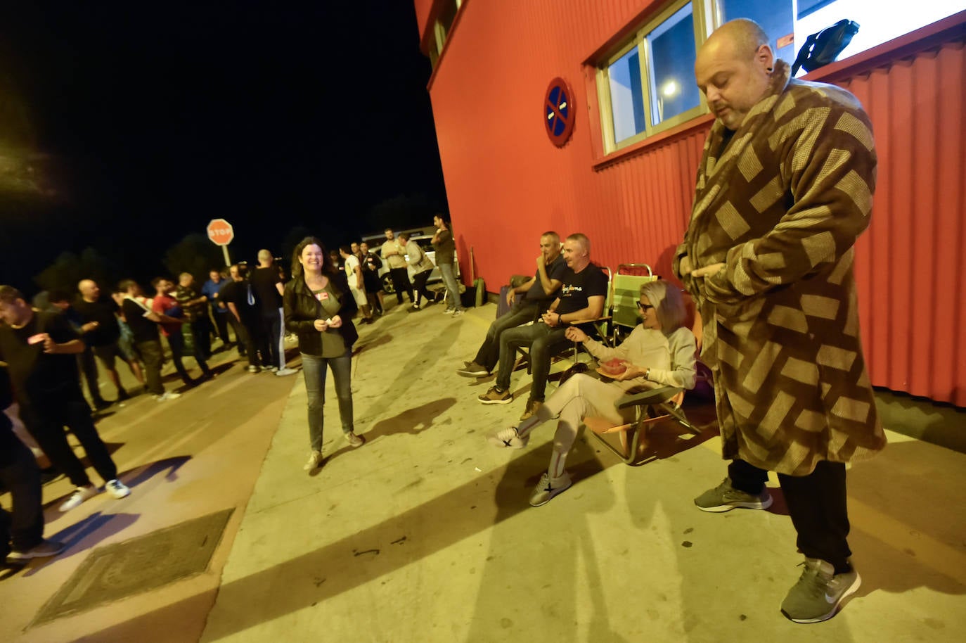 Las imágenes de la acampada de la plantilla de los &#039;coloraos&#039; en Murcia