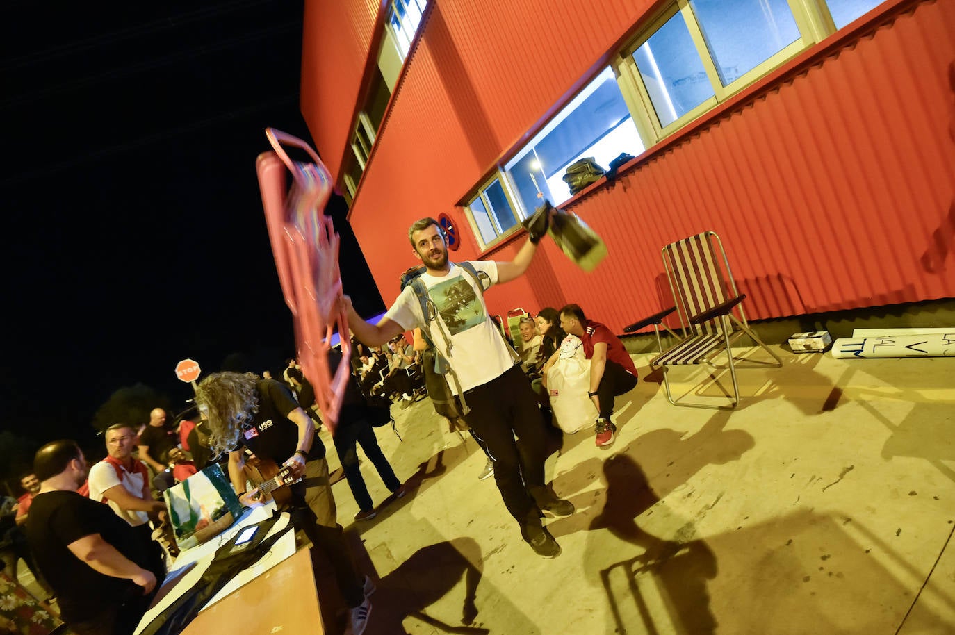 Las imágenes de la acampada de la plantilla de los &#039;coloraos&#039; en Murcia