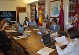 Los miembros del Comité Ejecutivo de la Mancomunidad reunidos este martes, con Francisca Baraza a la derecha.