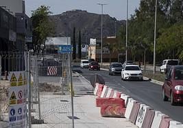 Obras en la calle Floridablanca, frente a la antigua gasolinera.