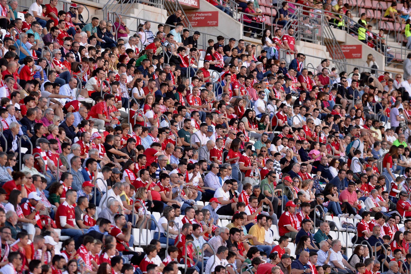 El empate del Real Murcia frente al Castellón, en imágenes