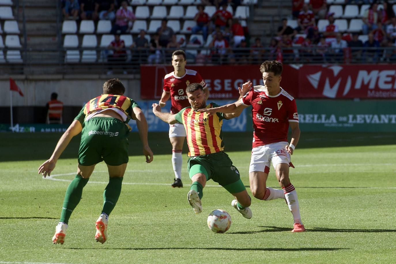 El empate del Real Murcia frente al Castellón, en imágenes