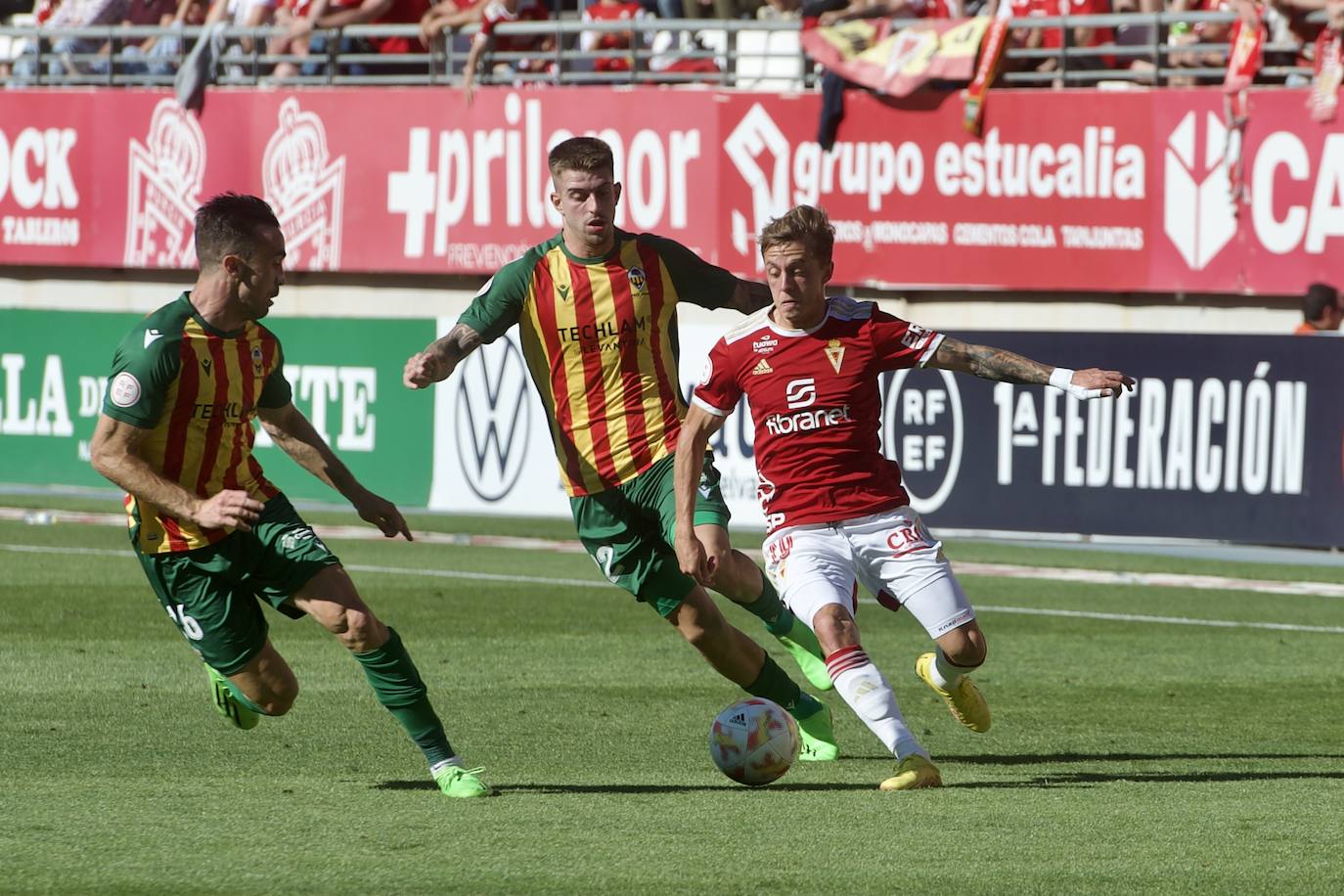 El empate del Real Murcia frente al Castellón, en imágenes