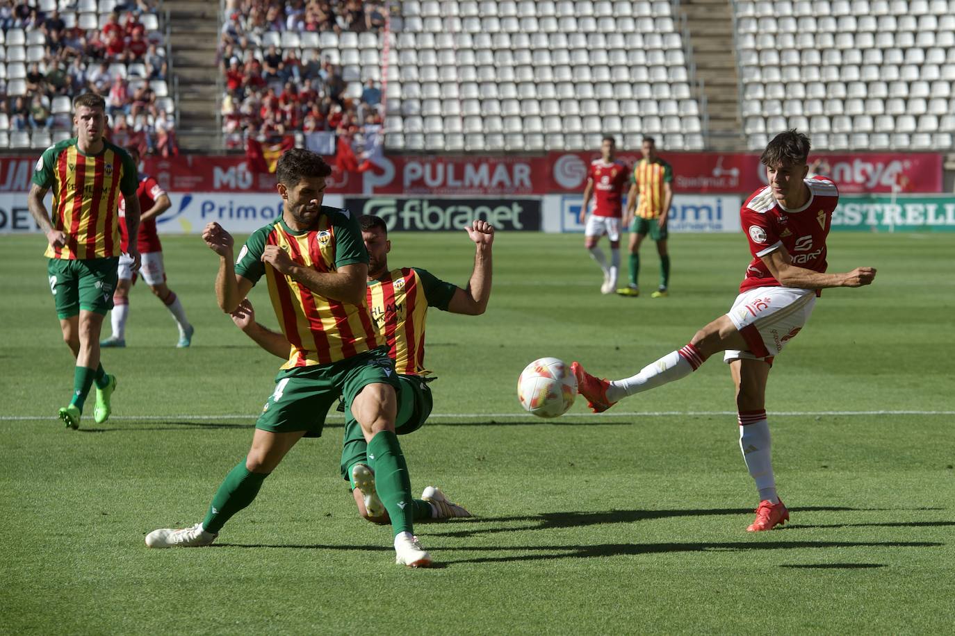 El empate del Real Murcia frente al Castellón, en imágenes