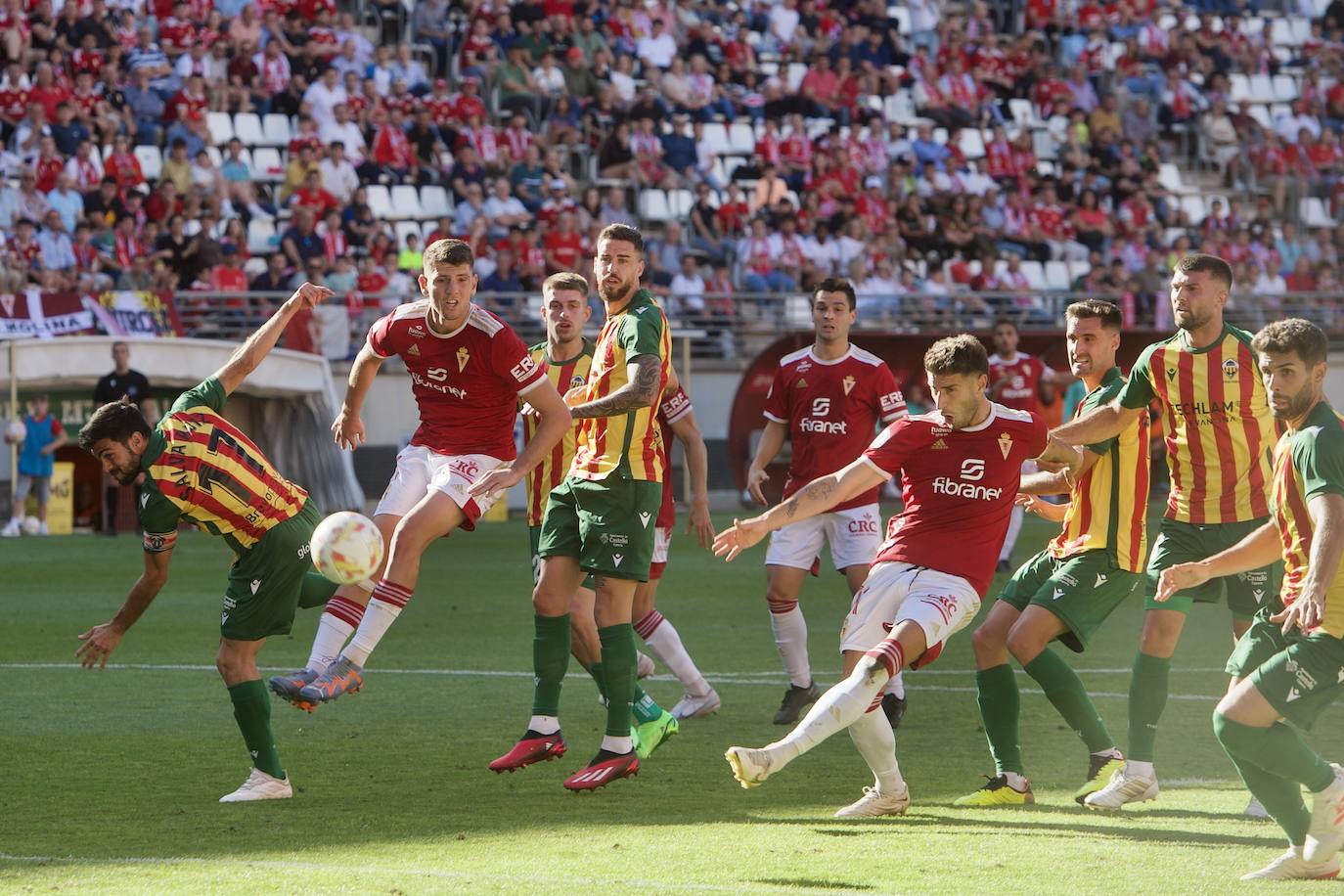 El empate del Real Murcia frente al Castellón, en imágenes