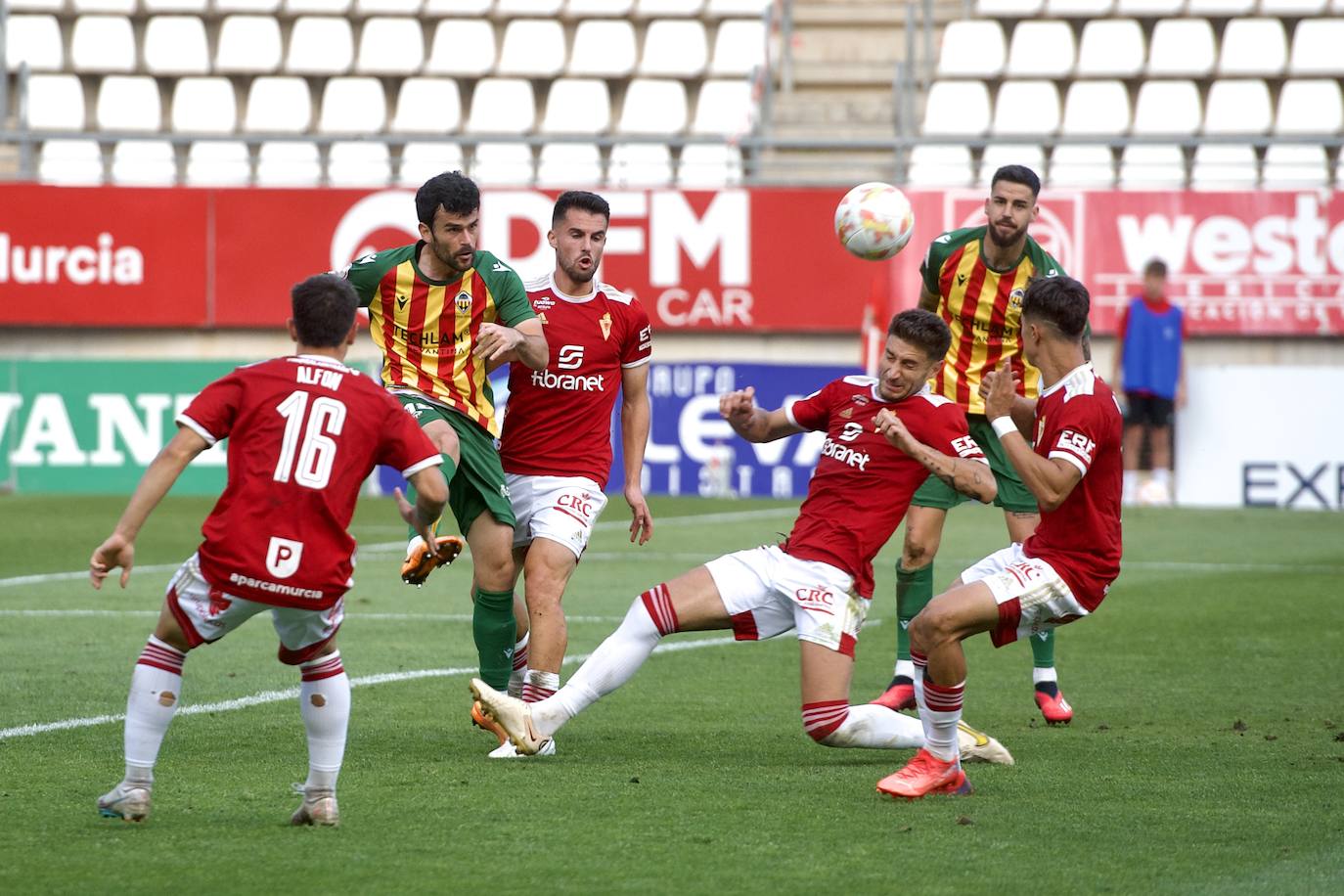 El empate del Real Murcia frente al Castellón, en imágenes