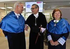 Rainer Streubel, el rector José Luján y María Vallet.