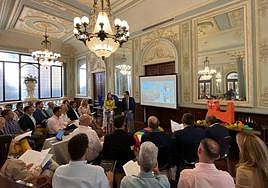 Ballesta, durante un encuentro con el sector educativo.