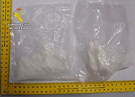 Dosis de cocaína incautadas por la Guardia Civil.